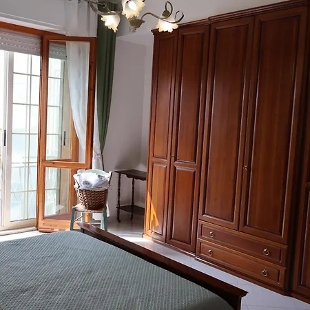 A Casa Di Nonna Bis Apartment *